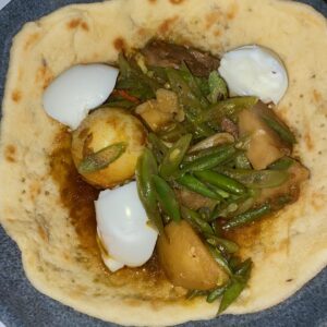 Foto roti met kip voor de website van Robyn Towiredjo